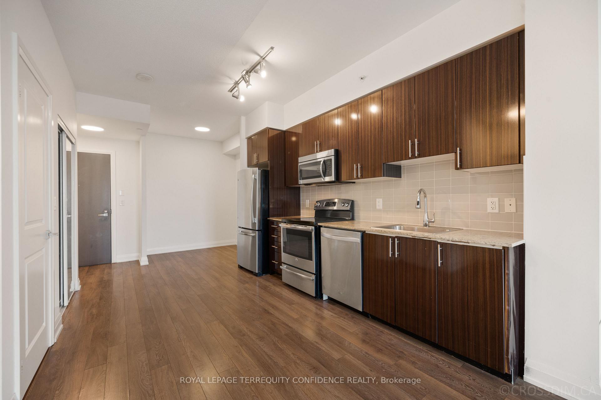 Photo 6 of Unit 727, 7161 Yonge Street, Markham, Grandview — HOMEH