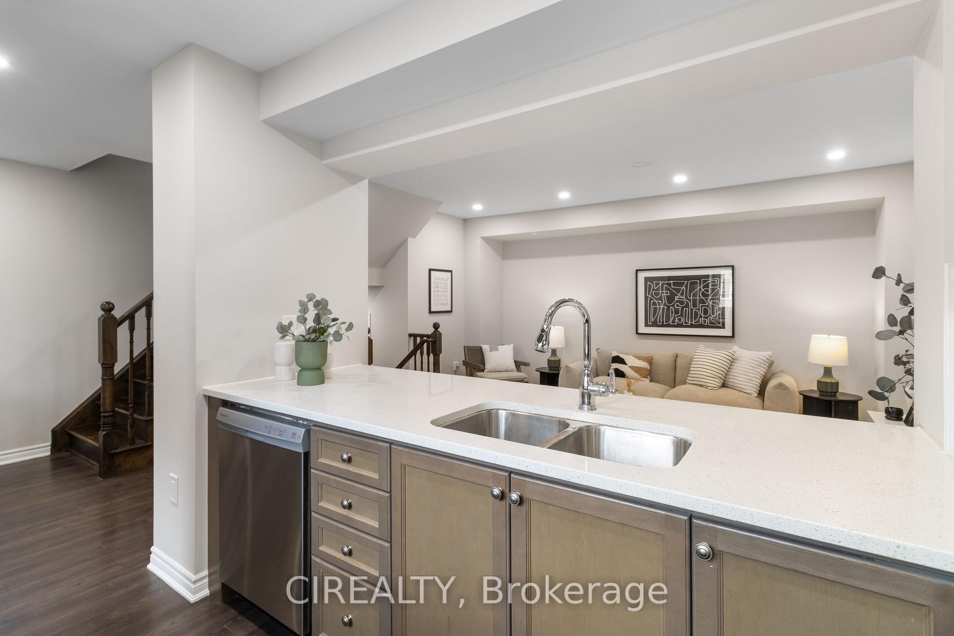 Photo 12 of 48 Casely Avenue, Richmond Hill, Rural Richmond Hill — HOMEH