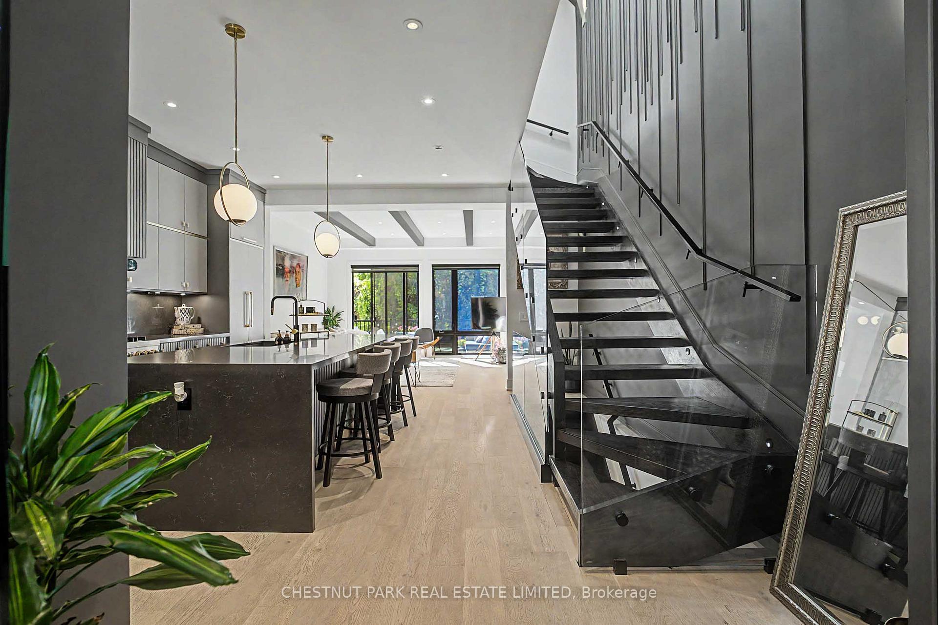 Photo 2 of 150 Sheldon Avenue, Etobicoke, Alderwood — HOMEH