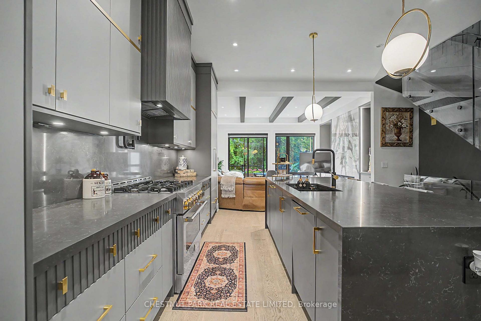 Photo 5 of 150 Sheldon Avenue, Etobicoke, Alderwood — HOMEH