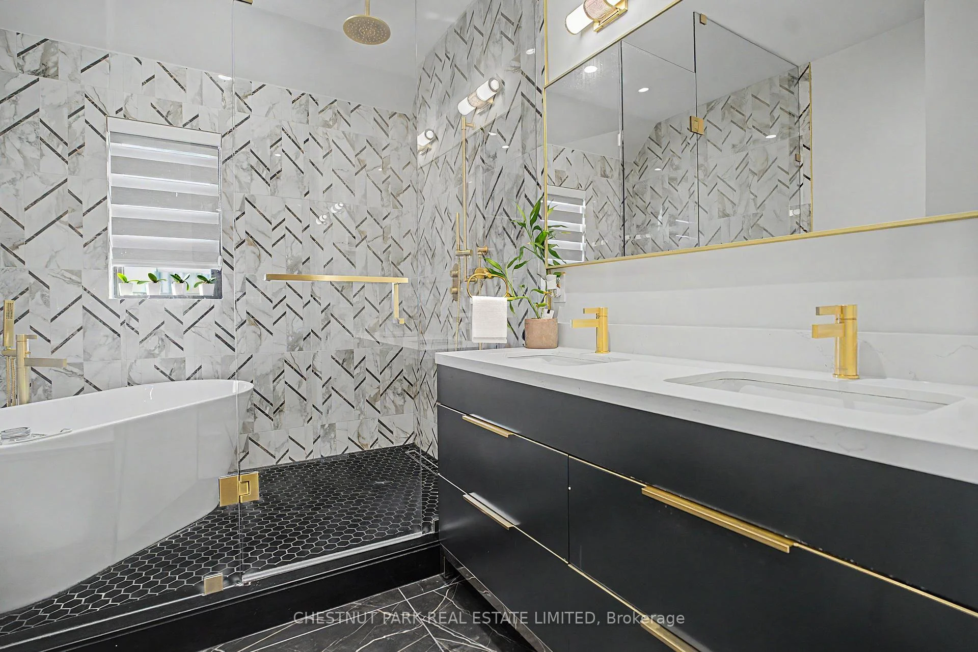 Photo 26 of 150 Sheldon Avenue, Etobicoke, Alderwood — HOMEH