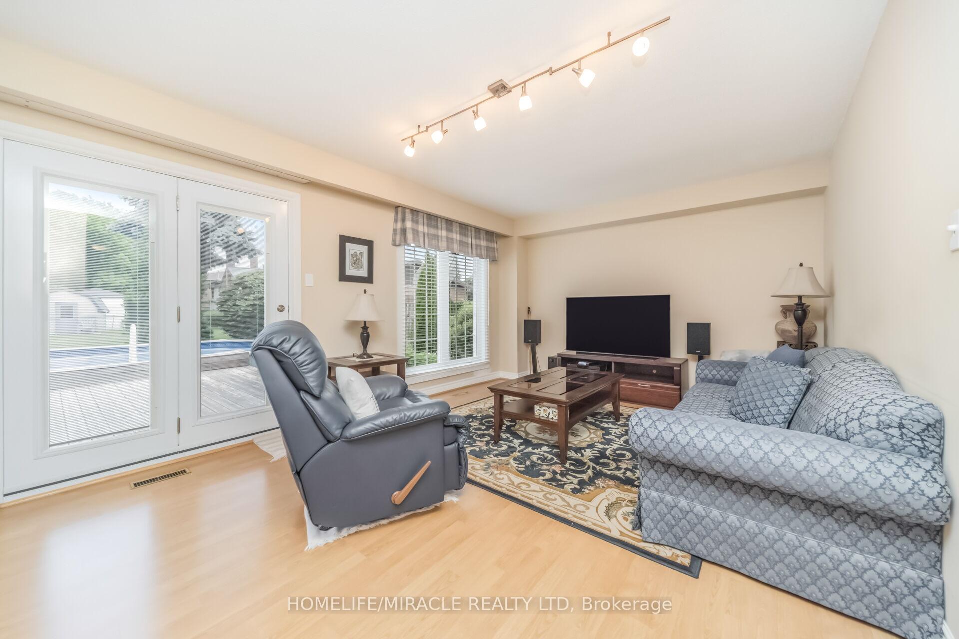 Photo 6 of 37 Blackthorn Lane, Brampton, Brampton North — HOMEH
