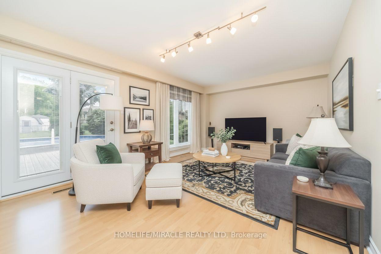 Photo 7 of 37 Blackthorn Lane, Brampton, Brampton North — HOMEH