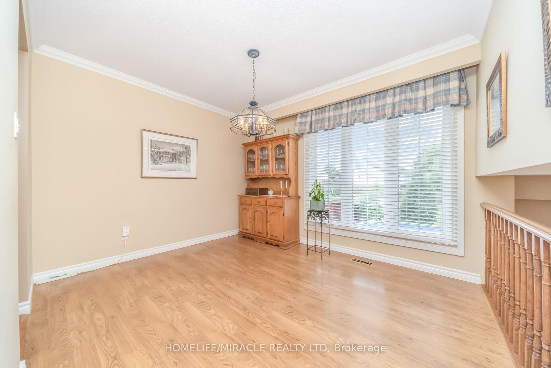 Photo 9 of 37 Blackthorn Lane, Brampton, Brampton North — HOMEH