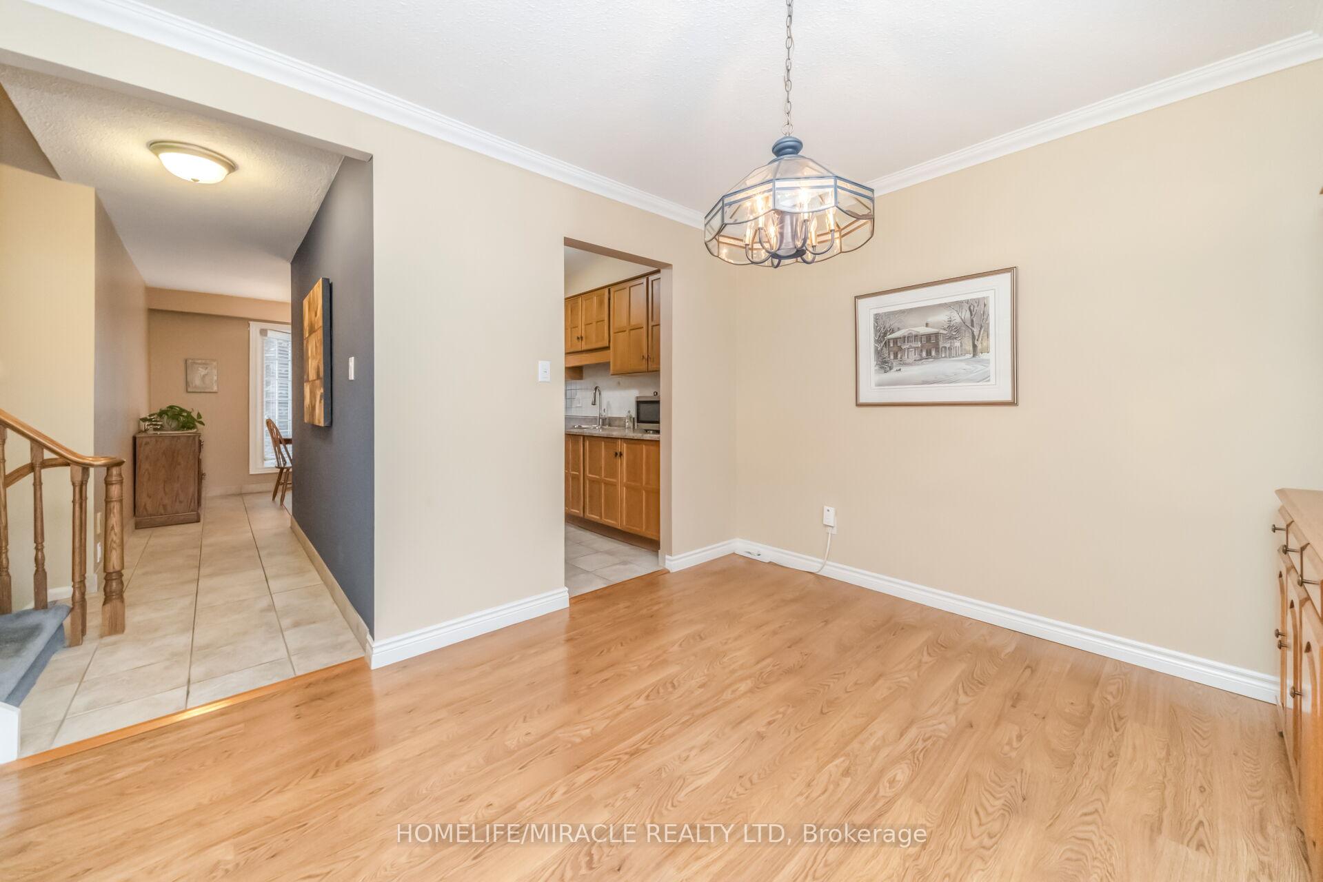 Photo 11 of 37 Blackthorn Lane, Brampton, Brampton North — HOMEH