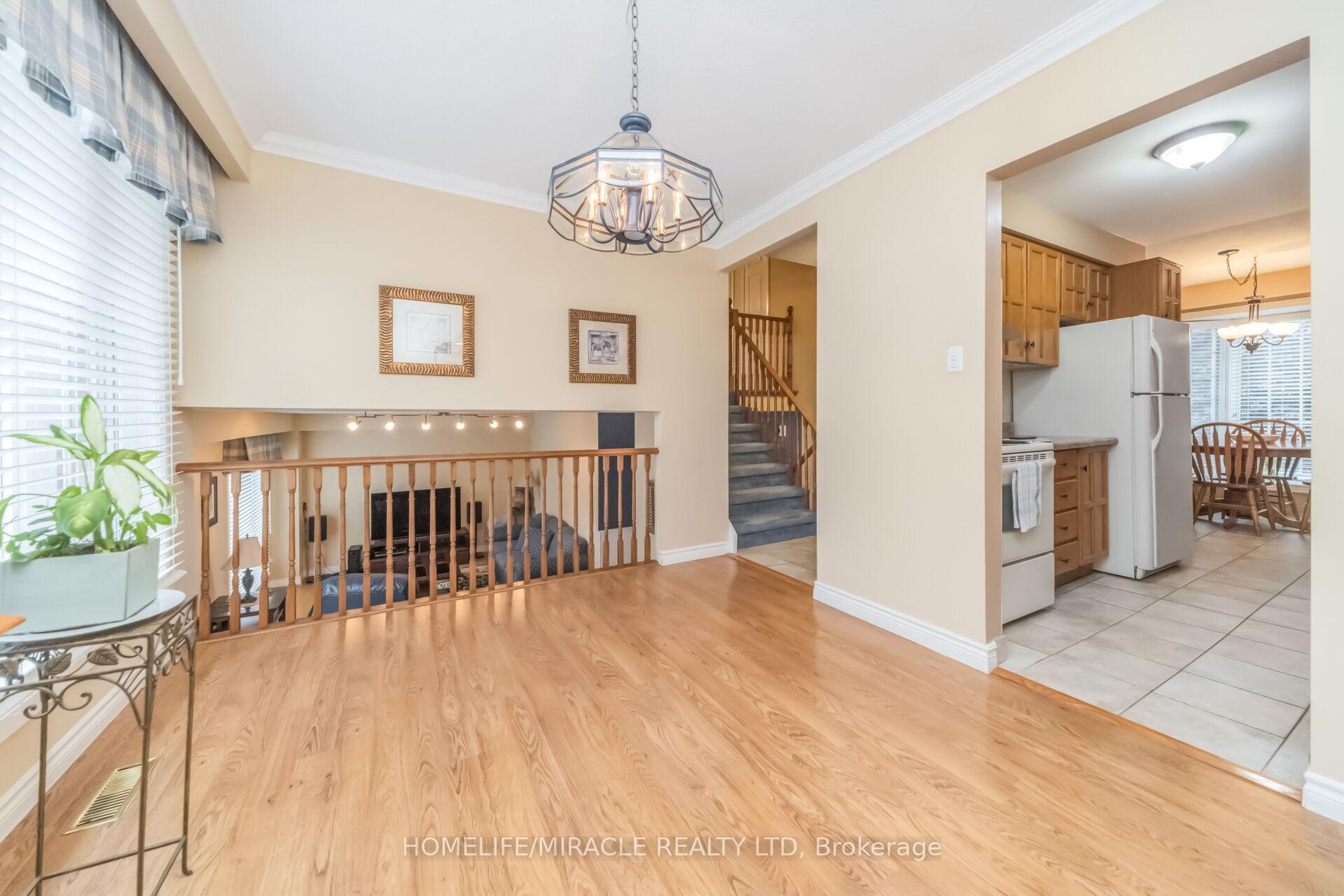 Photo 12 of 37 Blackthorn Lane, Brampton, Brampton North — HOMEH