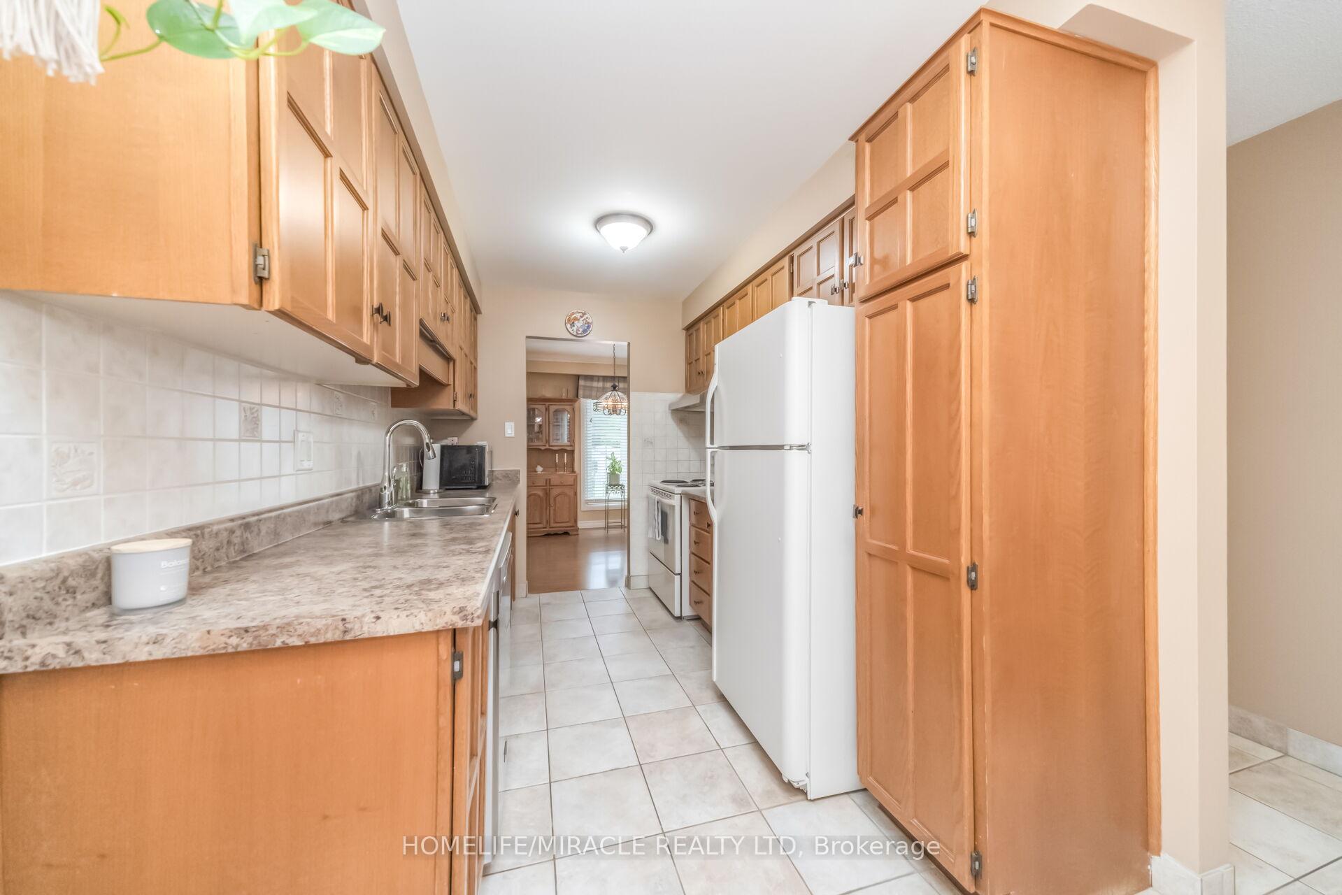 Photo 14 of 37 Blackthorn Lane, Brampton, Brampton North — HOMEH