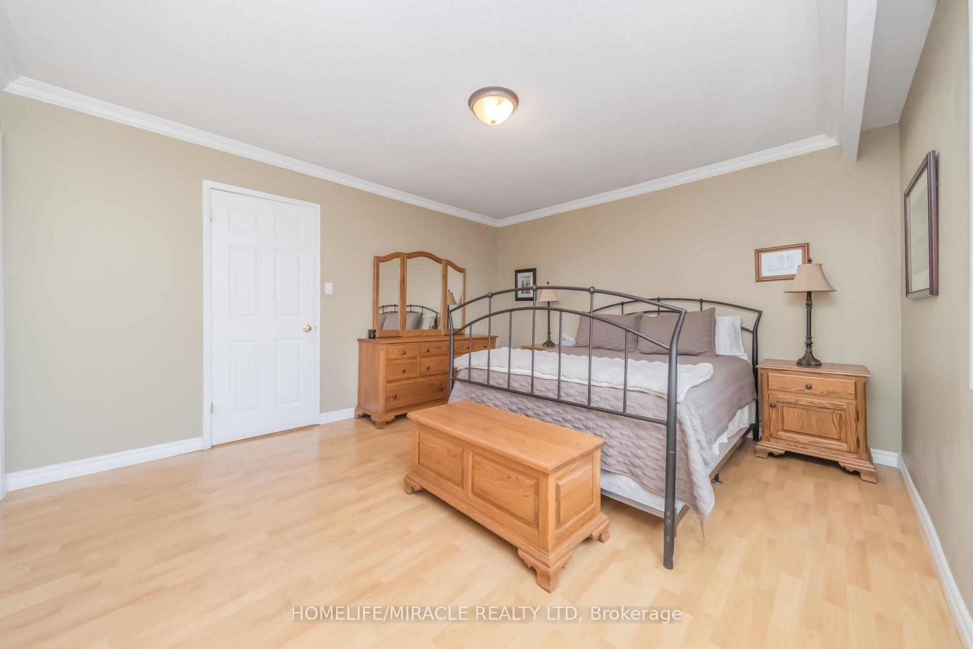 Photo 19 of 37 Blackthorn Lane, Brampton, Brampton North — HOMEH