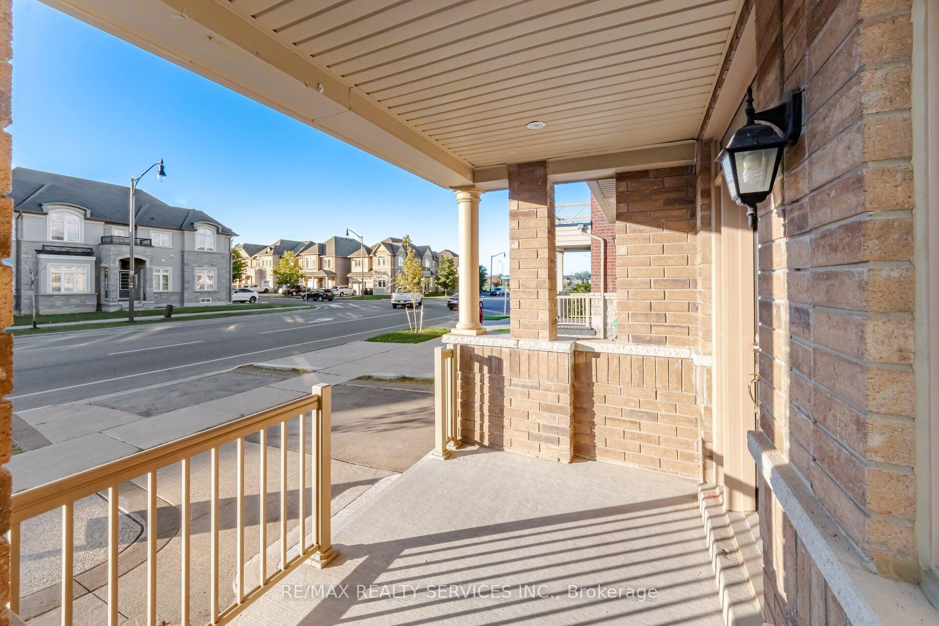 Photo 3 of 279 Remembrance Road, Brampton, Northwest Brampton — HOMEH