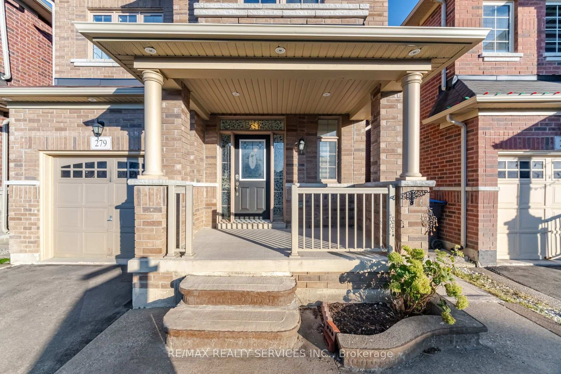 Photo 4 of 279 Remembrance Road, Brampton, Northwest Brampton — HOMEH