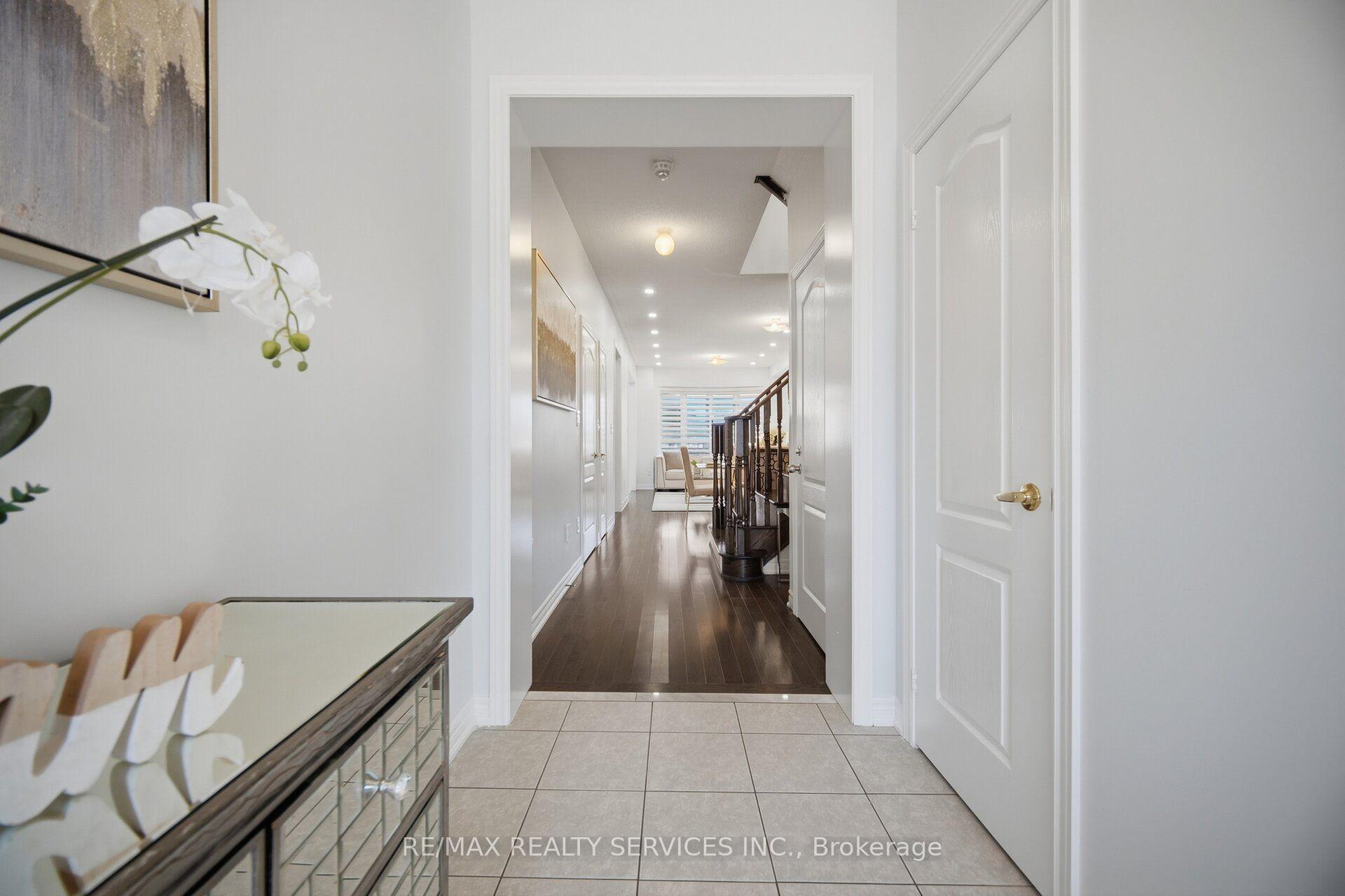 Photo 5 of 279 Remembrance Road, Brampton, Northwest Brampton — HOMEH