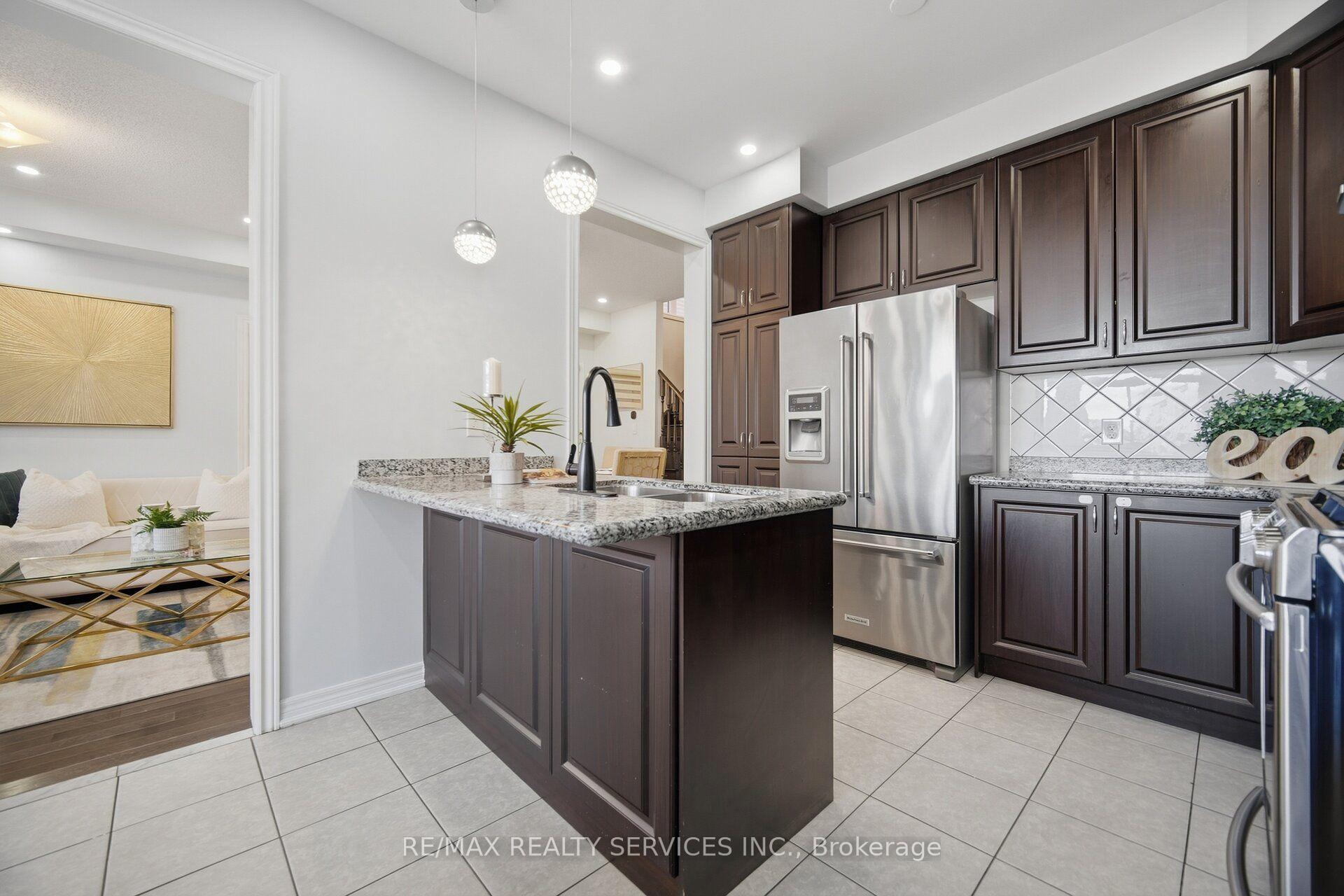 Photo 7 of 279 Remembrance Road, Brampton, Northwest Brampton — HOMEH