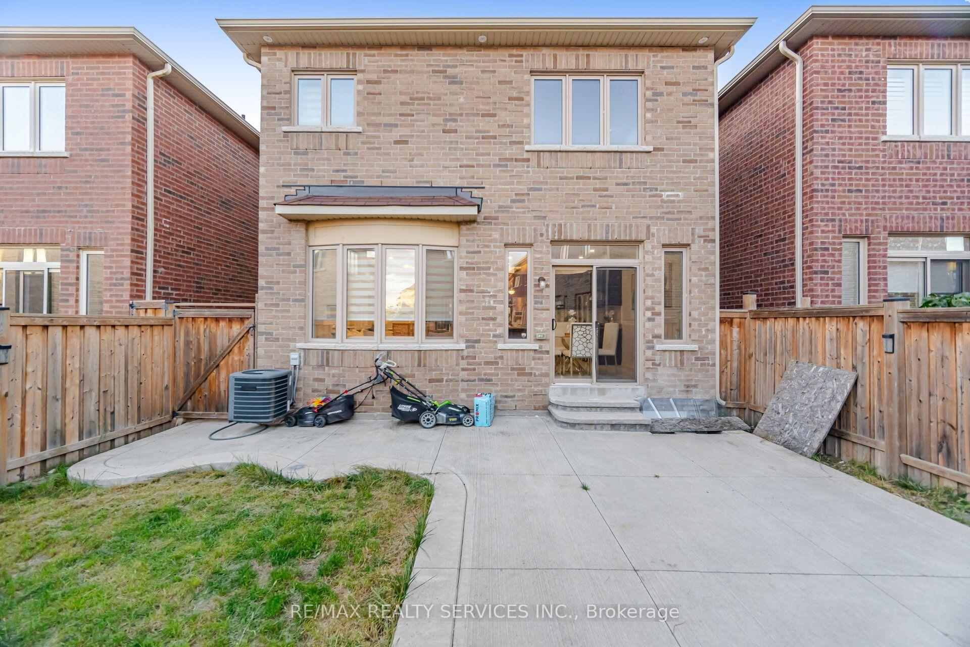 Photo 49 of 279 Remembrance Road, Brampton, Northwest Brampton — HOMEH