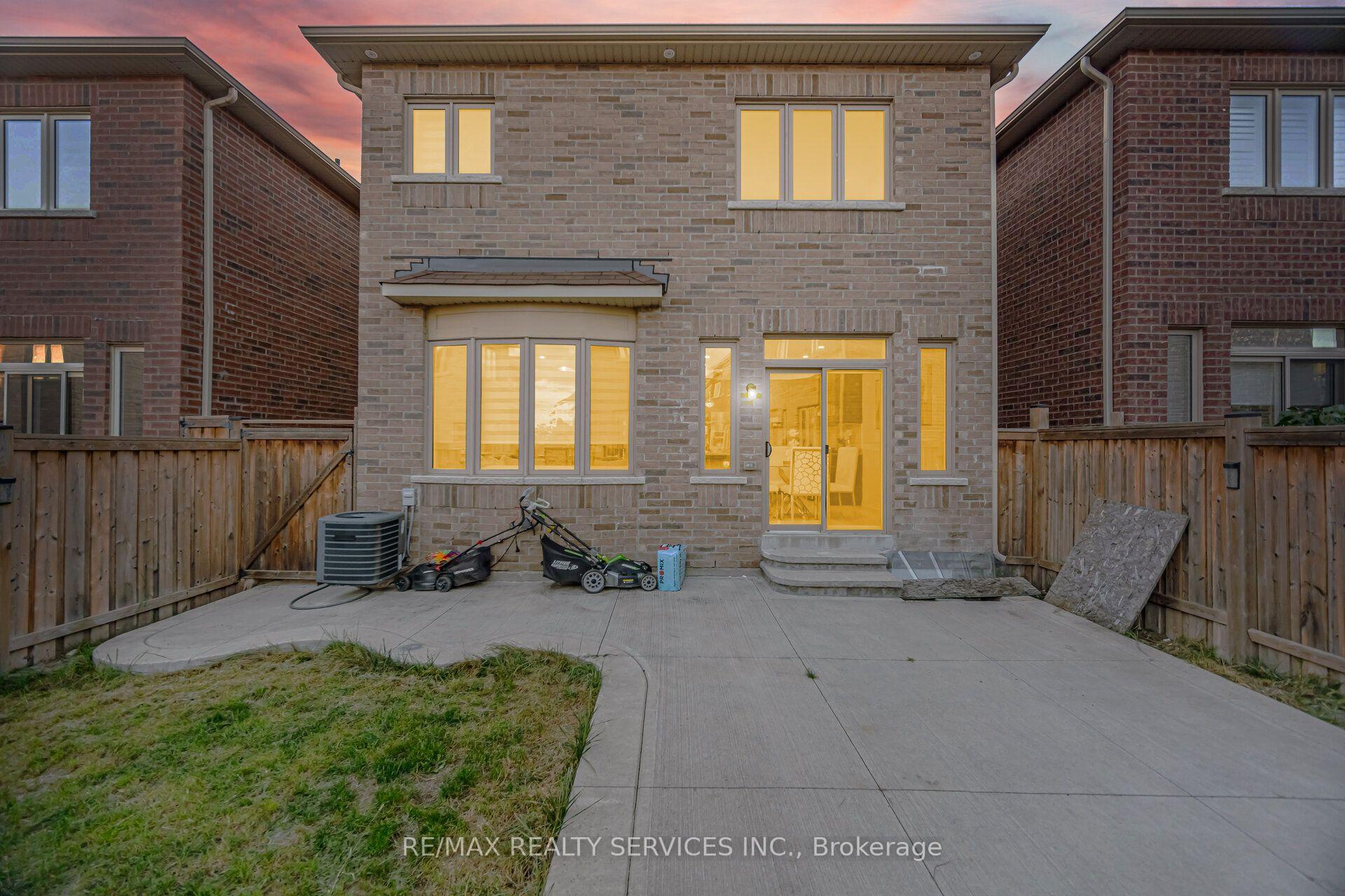 Photo 50 of 279 Remembrance Road, Brampton, Northwest Brampton — HOMEH