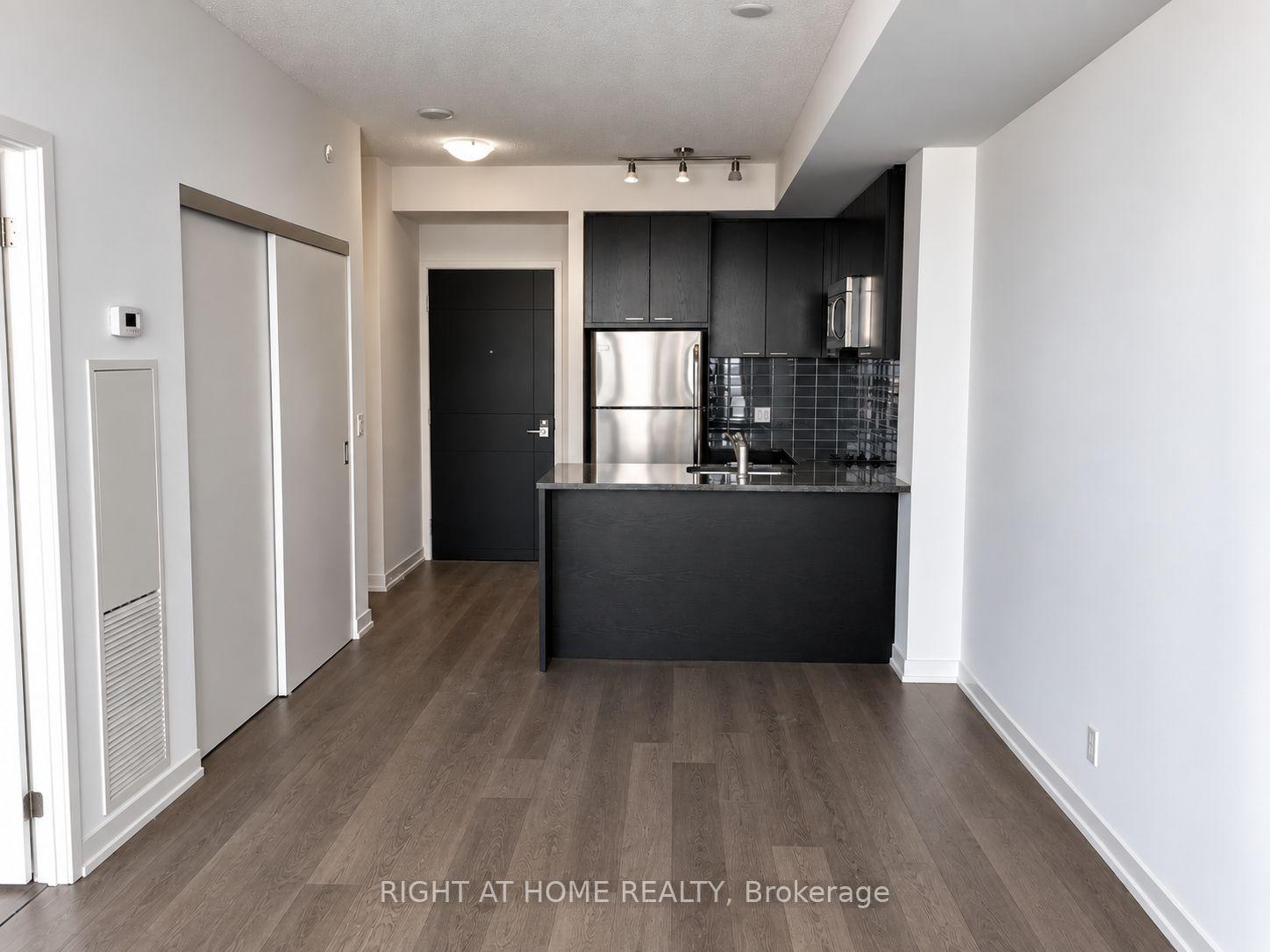 Photo 10 of Unit 2403, 89 Dunfield Avenue, Toronto, Mount Pleasant West — HOMEH