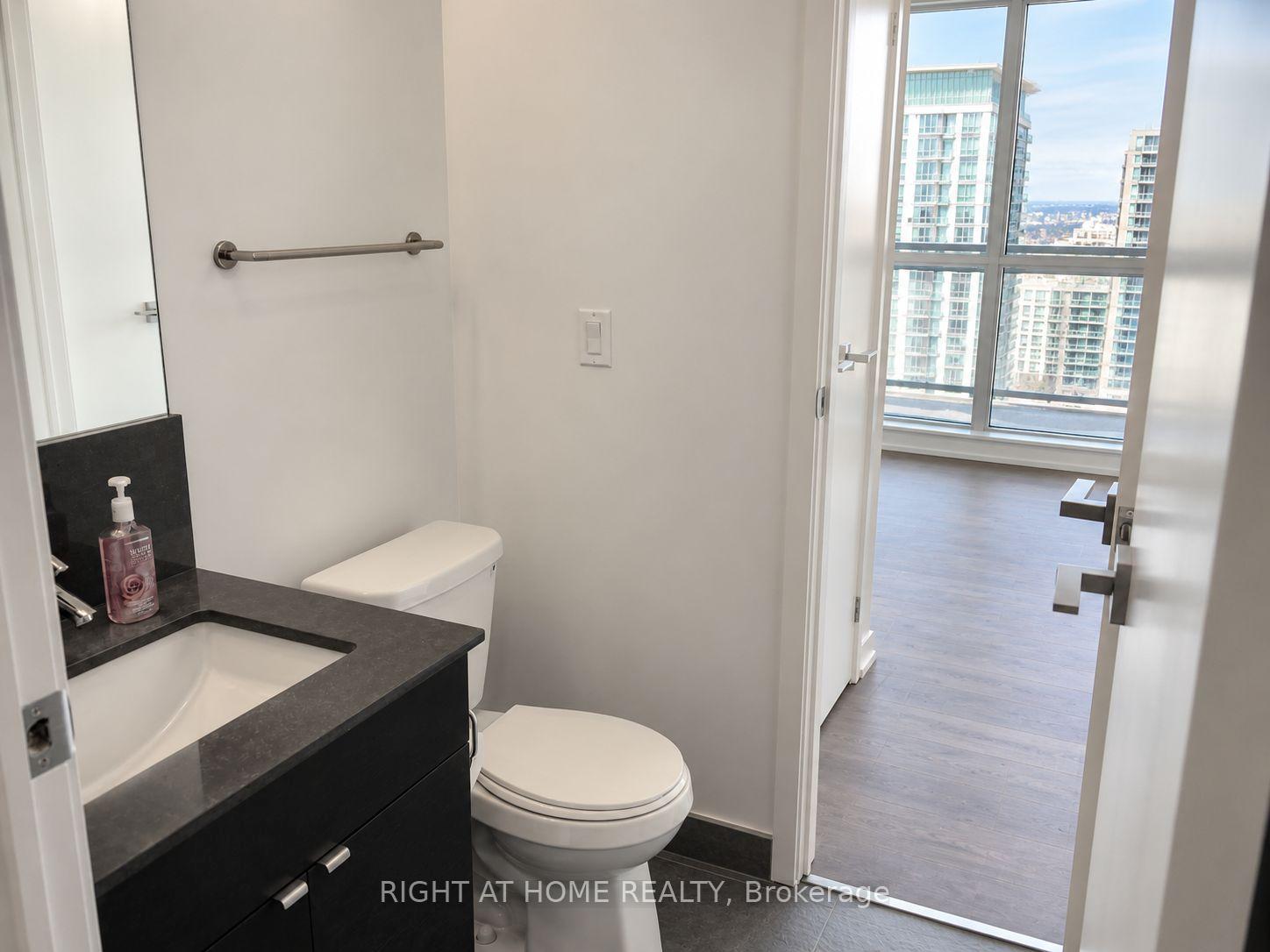 Photo 14 of Unit 2403, 89 Dunfield Avenue, Toronto, Mount Pleasant West — HOMEH