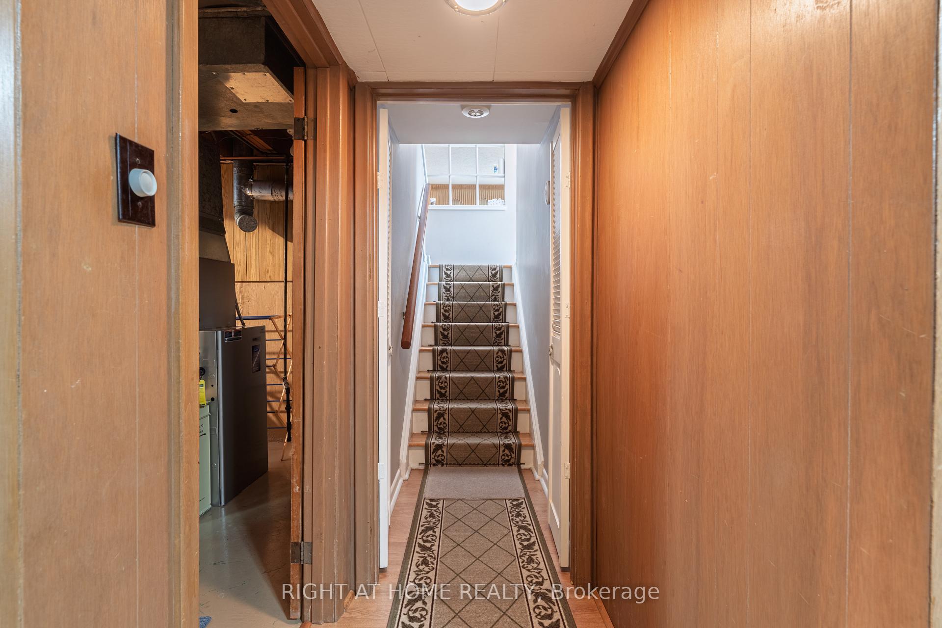 Photo 18 of 22 Monterrey Drive, Etobicoke, Thistletown-Beaumonde Heights — HOMEH