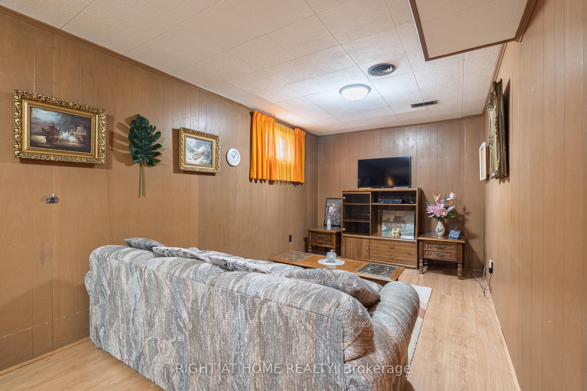 Photo 19 of 22 Monterrey Drive, Etobicoke, Thistletown-Beaumonde Heights — HOMEH