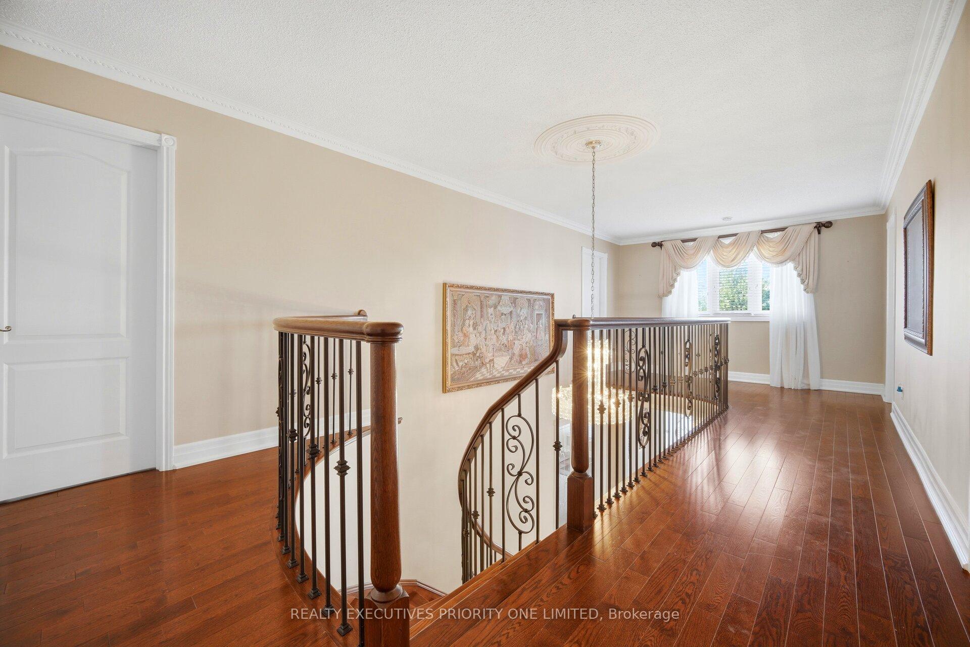 Photo 19 of 139 Jade Crescent, Vaughan, West Woodbridge — HOMEH