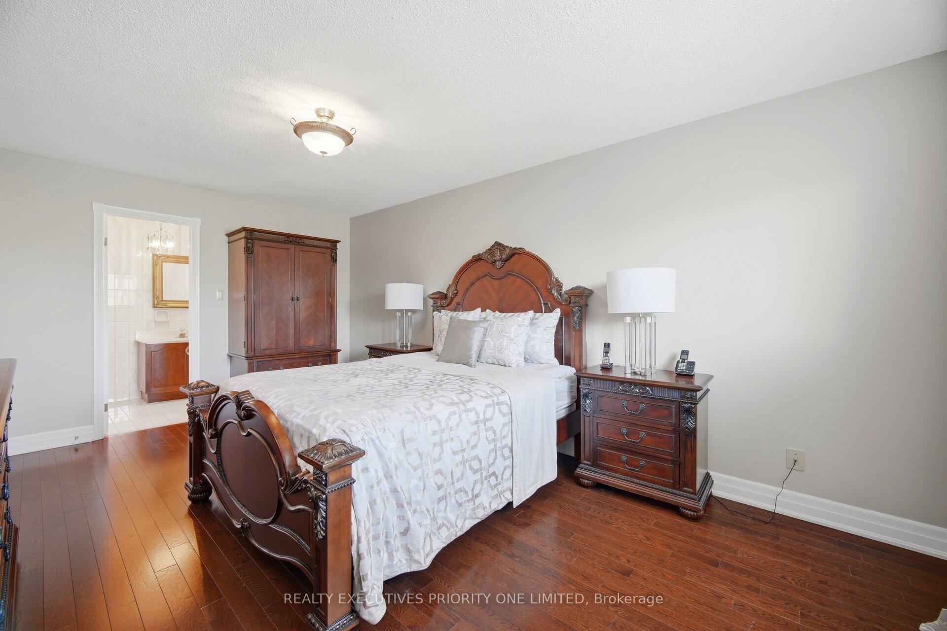 Photo 21 of 139 Jade Crescent, Vaughan, West Woodbridge — HOMEH