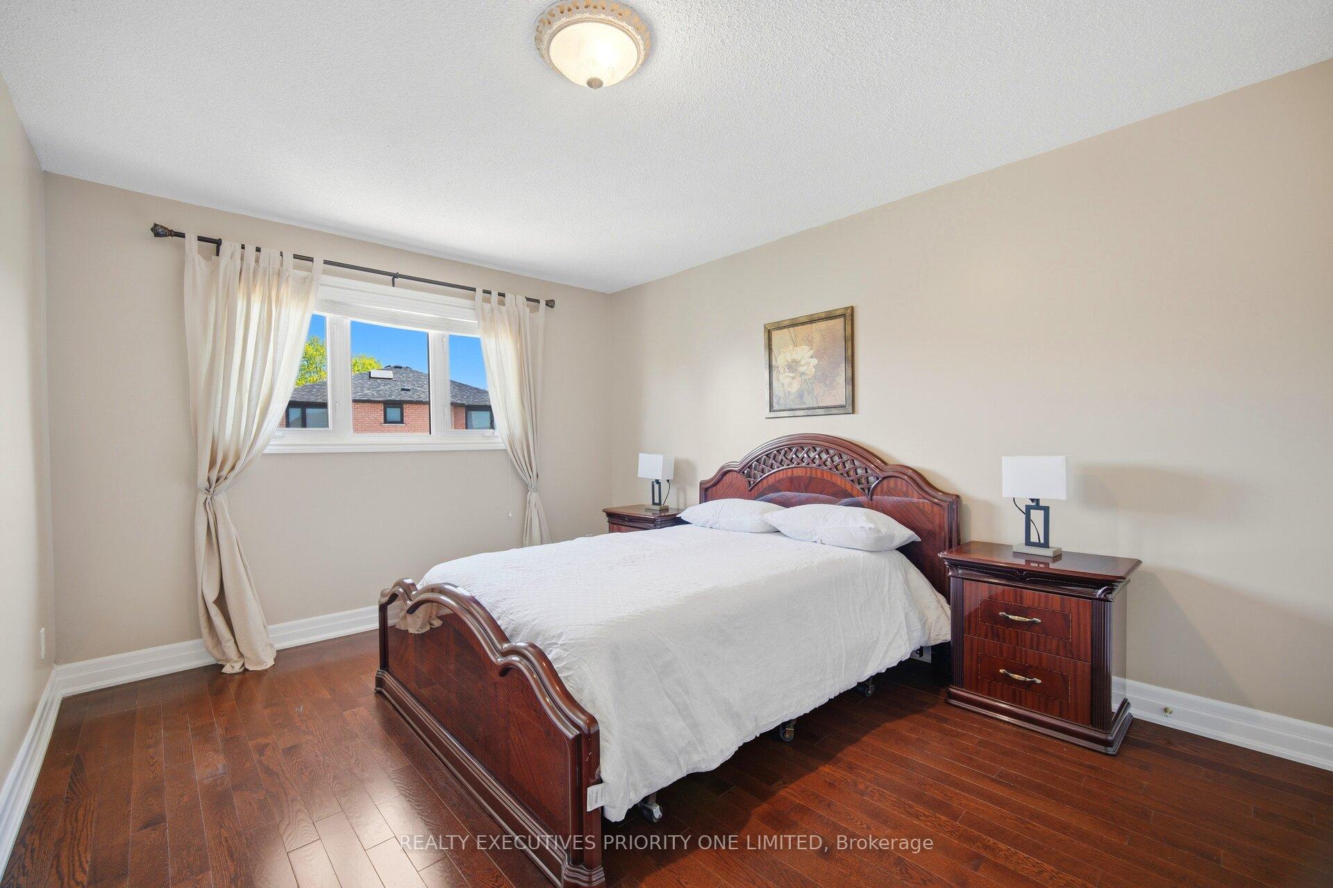 Photo 26 of 139 Jade Crescent, Vaughan, West Woodbridge — HOMEH