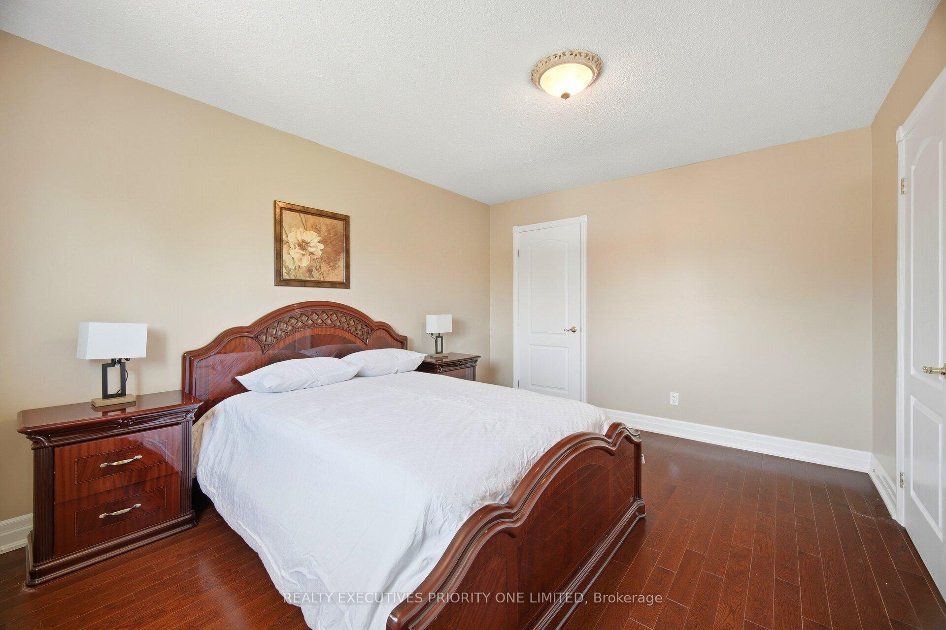 Photo 28 of 139 Jade Crescent, Vaughan, West Woodbridge — HOMEH