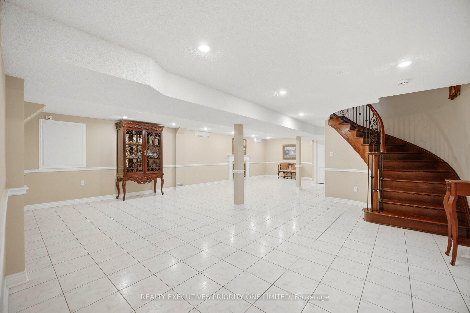 Photo 34 of 139 Jade Crescent, Vaughan, West Woodbridge — HOMEH