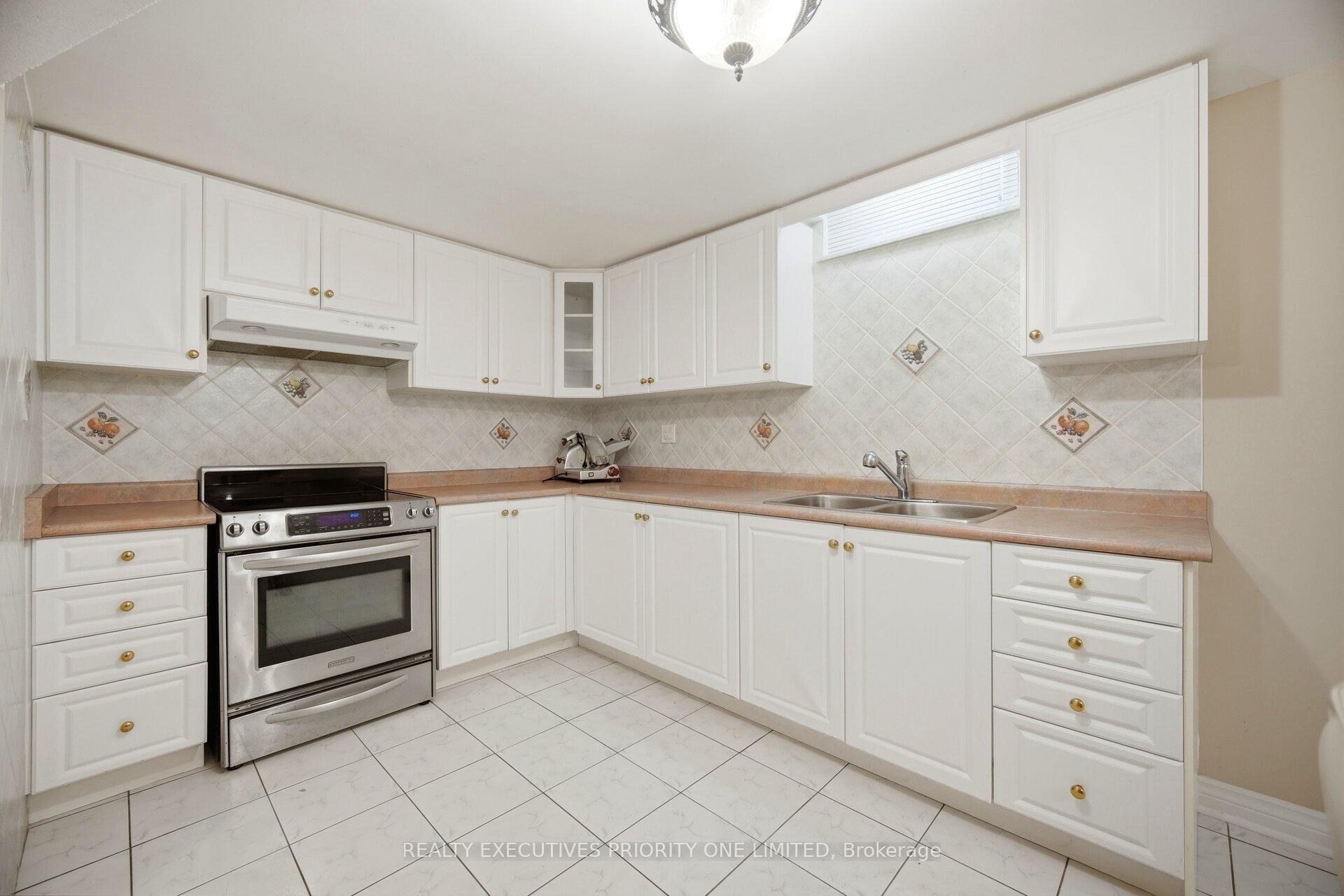 Photo 37 of 139 Jade Crescent, Vaughan, West Woodbridge — HOMEH