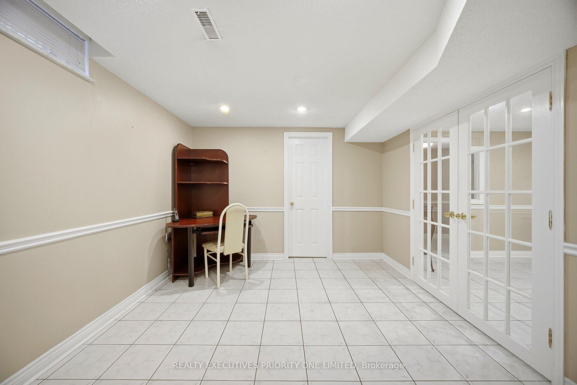 Photo 39 of 139 Jade Crescent, Vaughan, West Woodbridge — HOMEH
