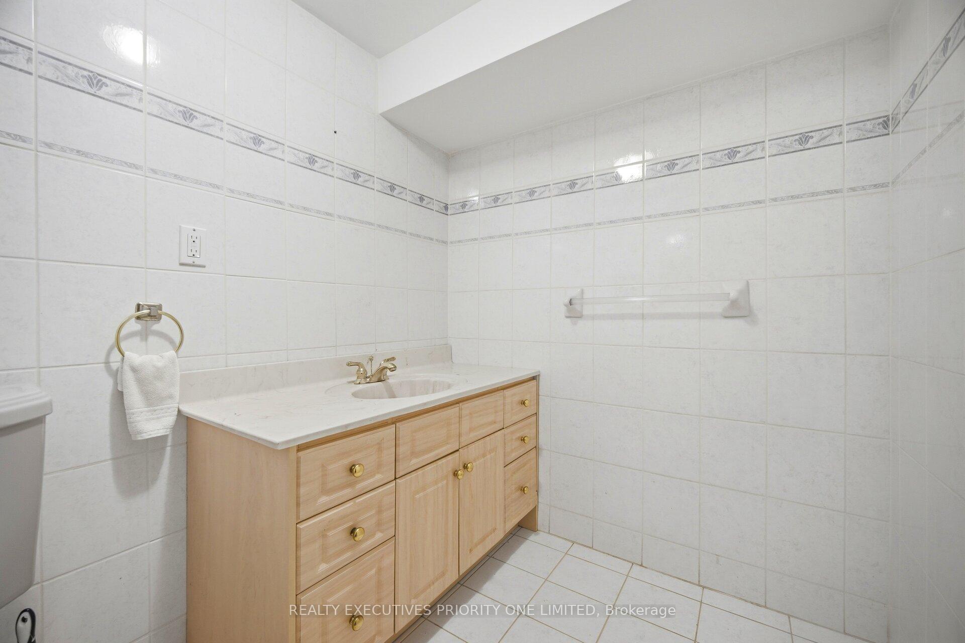 Photo 41 of 139 Jade Crescent, Vaughan, West Woodbridge — HOMEH