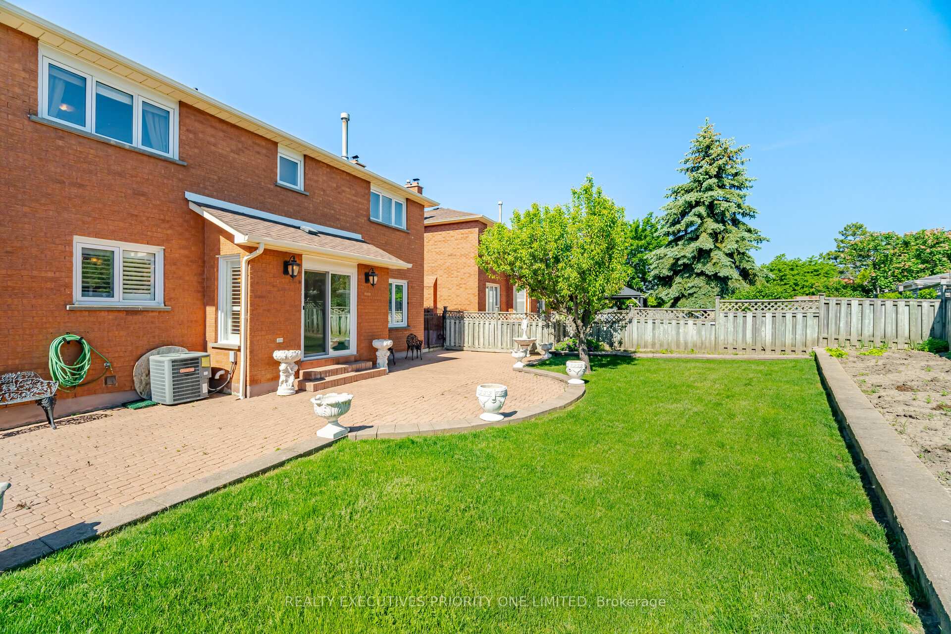 Photo 44 of 139 Jade Crescent, Vaughan, West Woodbridge — HOMEH