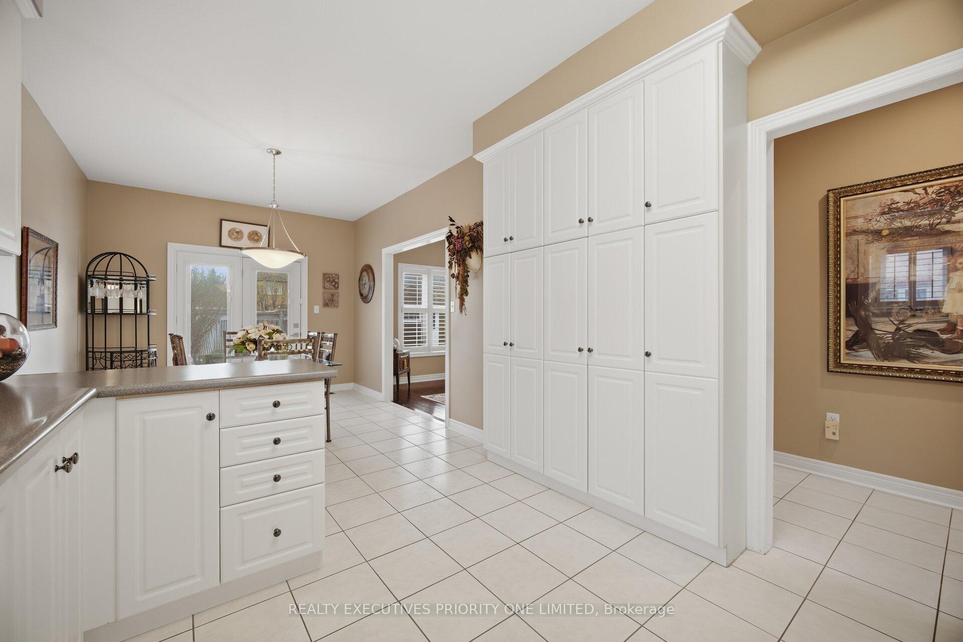 Photo 14 of 222 Caproni Drive, Vaughan, Maple — HOMEH