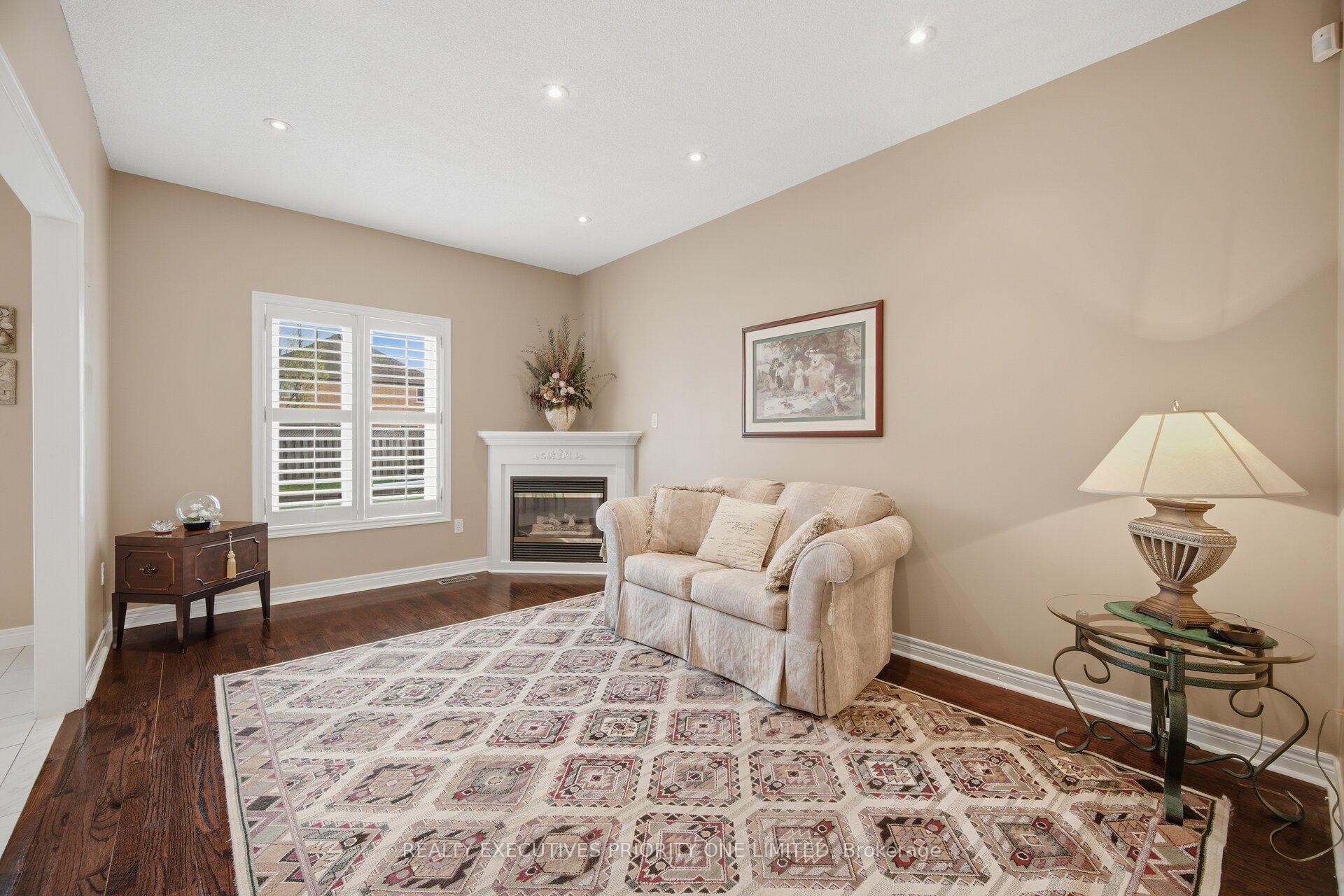 Photo 18 of 222 Caproni Drive, Vaughan, Maple — HOMEH