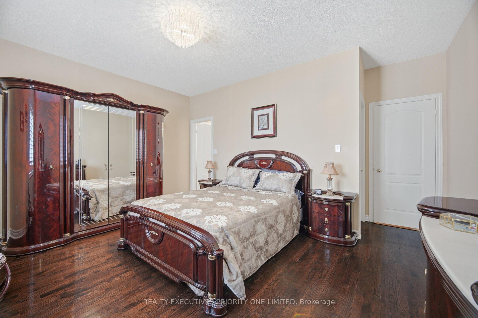 Photo 21 of 222 Caproni Drive, Vaughan, Maple — HOMEH