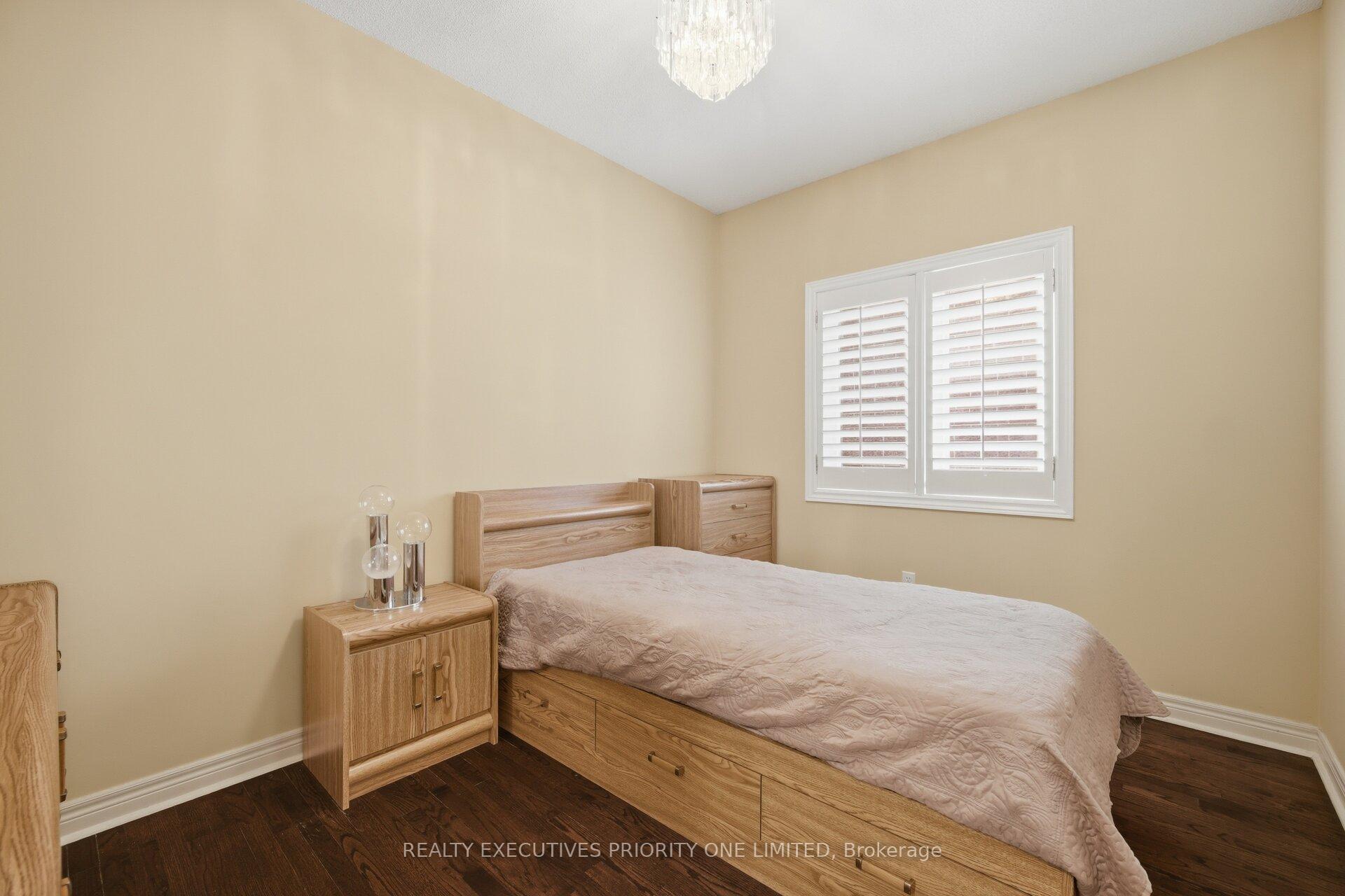 Photo 24 of 222 Caproni Drive, Vaughan, Maple — HOMEH