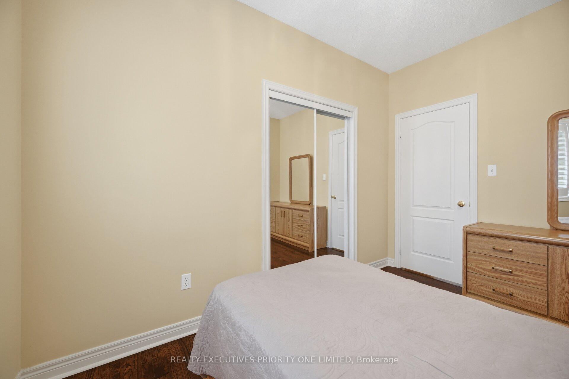 Photo 25 of 222 Caproni Drive, Vaughan, Maple — HOMEH