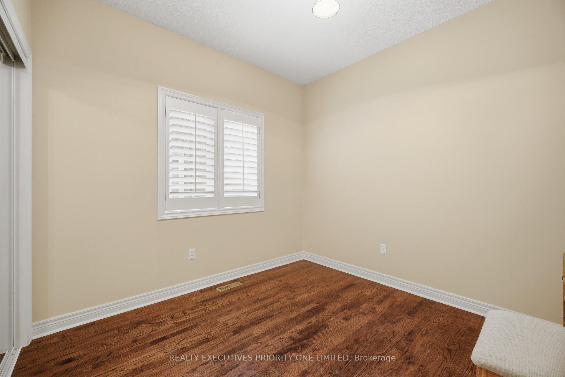 Photo 26 of 222 Caproni Drive, Vaughan, Maple — HOMEH