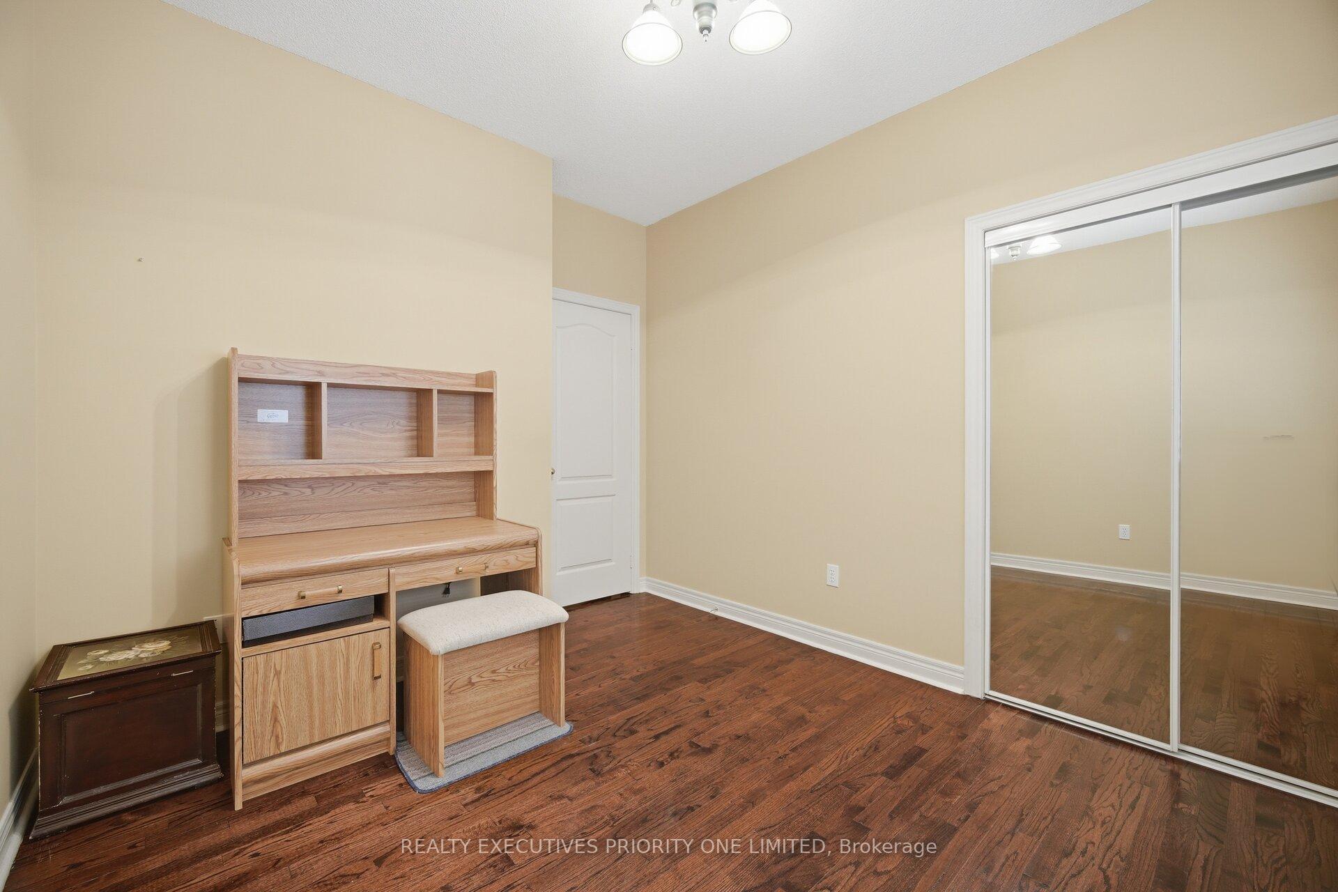 Photo 27 of 222 Caproni Drive, Vaughan, Maple — HOMEH