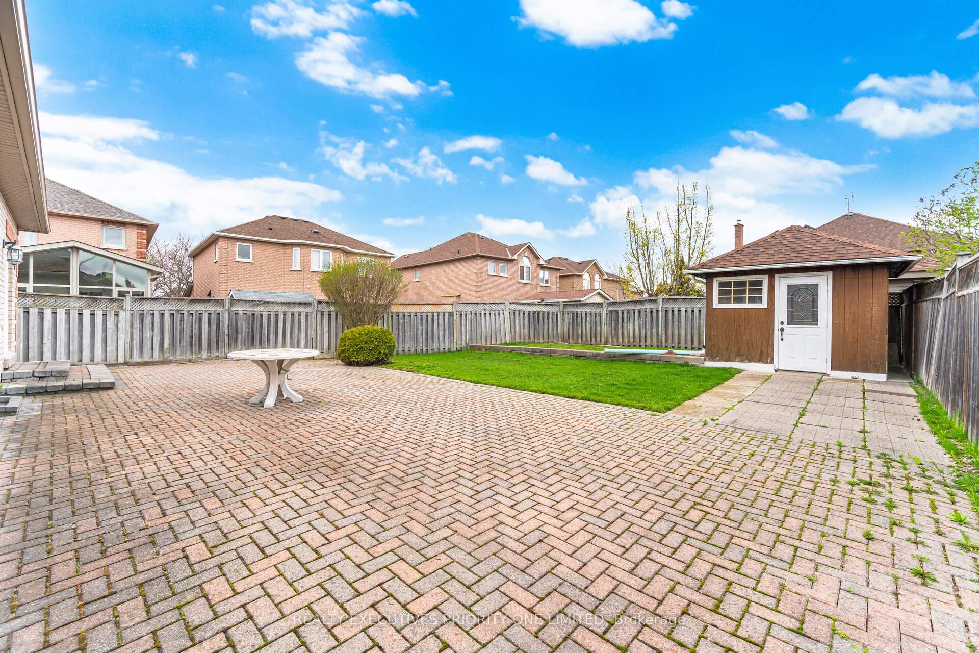 Photo 43 of 222 Caproni Drive, Vaughan, Maple — HOMEH