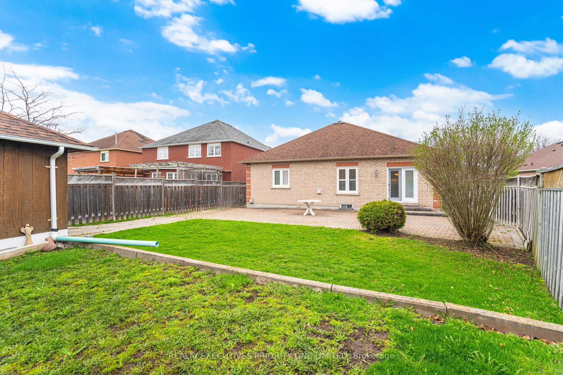 Photo 44 of 222 Caproni Drive, Vaughan, Maple — HOMEH