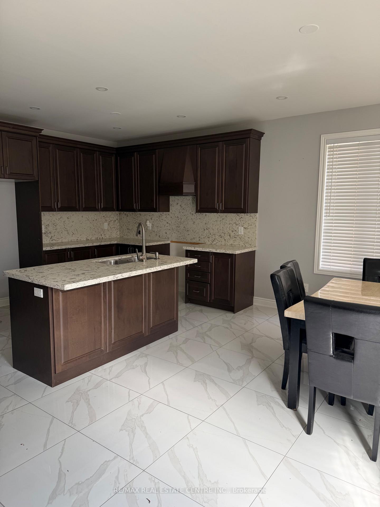 Photo 8 of 79 Templehill Road, Brampton, Sandringham-Wellington — HOMEH