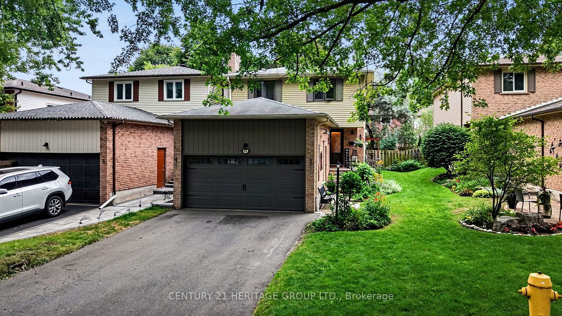 Photo 1 of 11 Bishop Crescent, Markham, Markham Village — HOMEH
