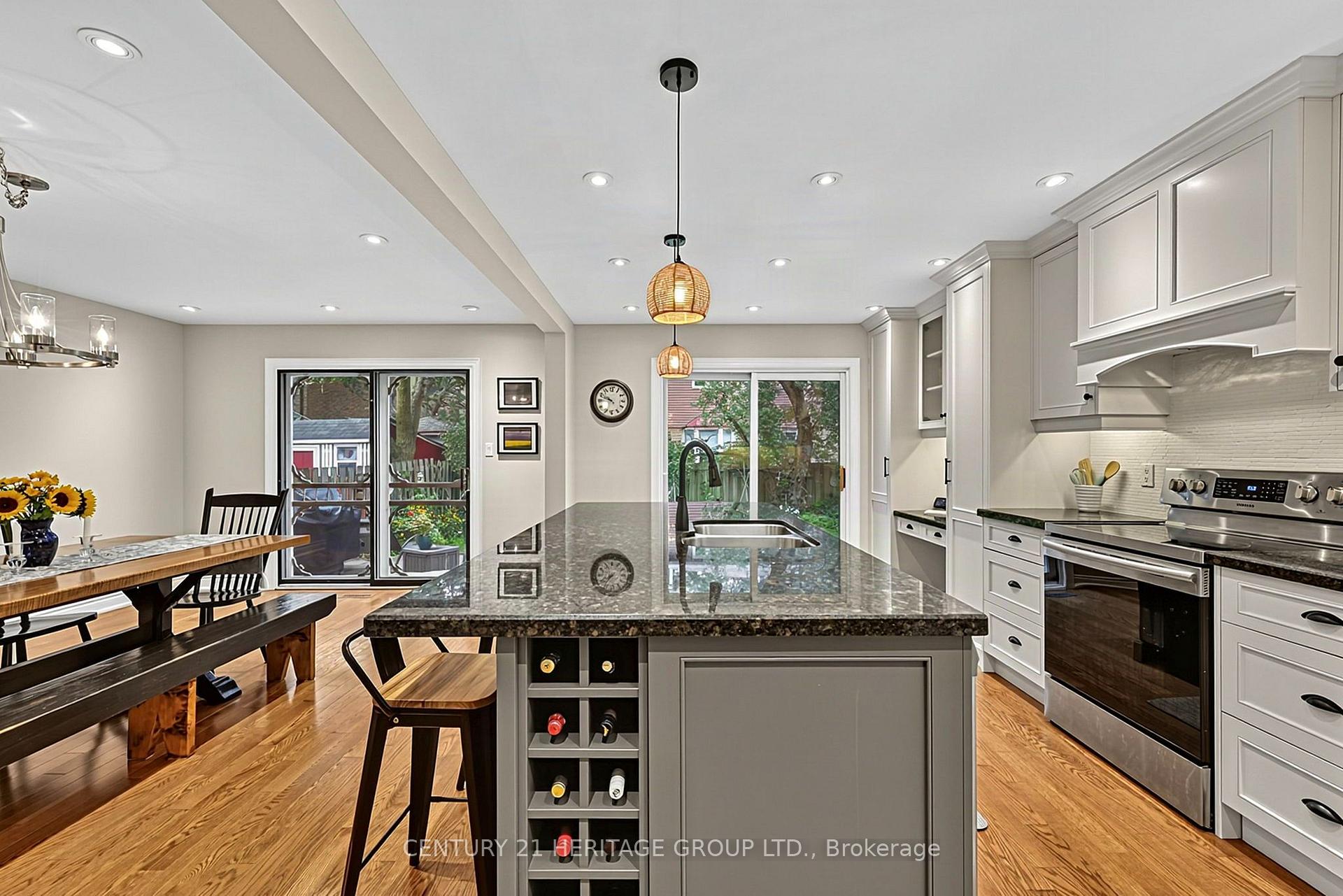 Photo 9 of 11 Bishop Crescent, Markham, Markham Village — HOMEH