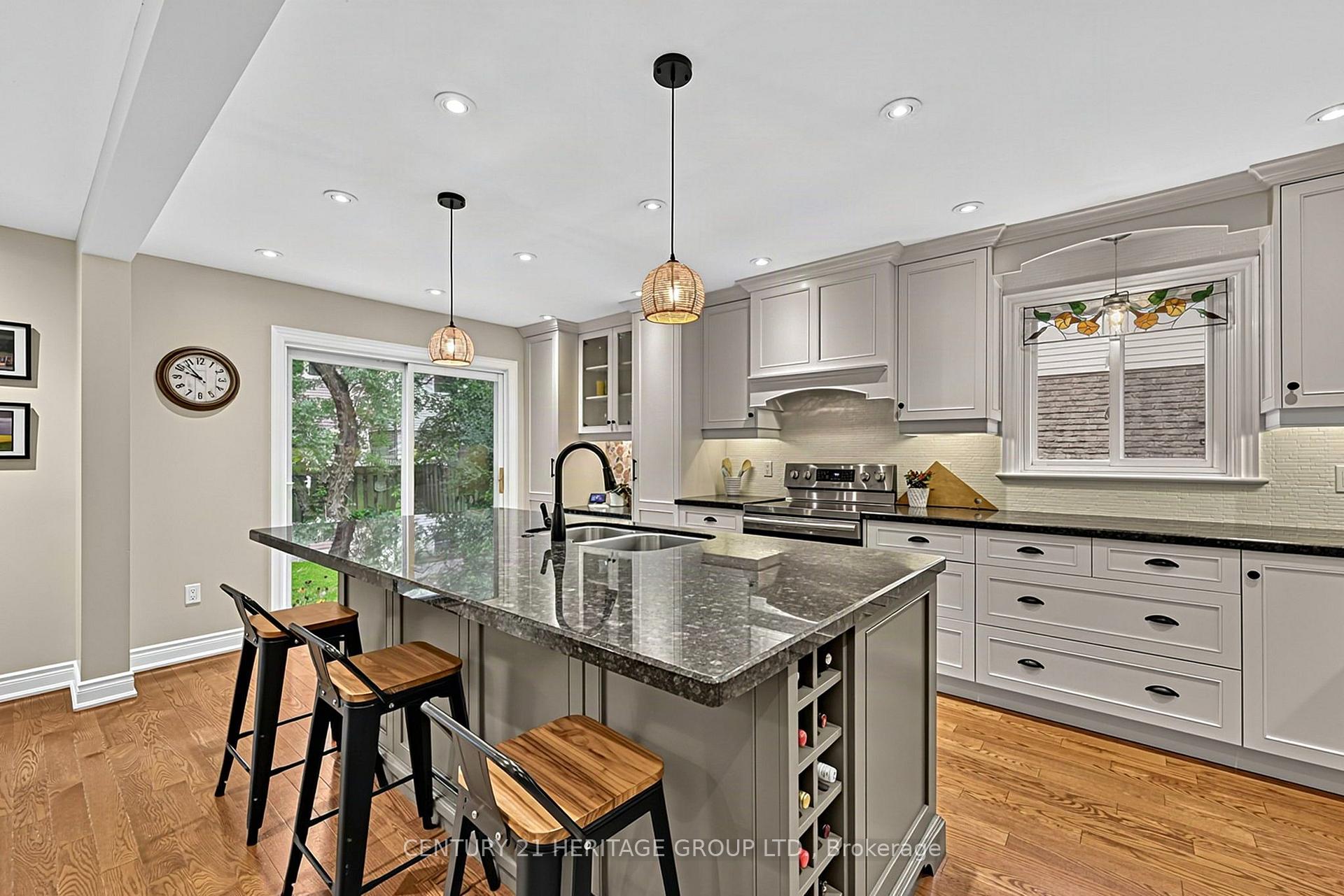 Photo 10 of 11 Bishop Crescent, Markham, Markham Village — HOMEH