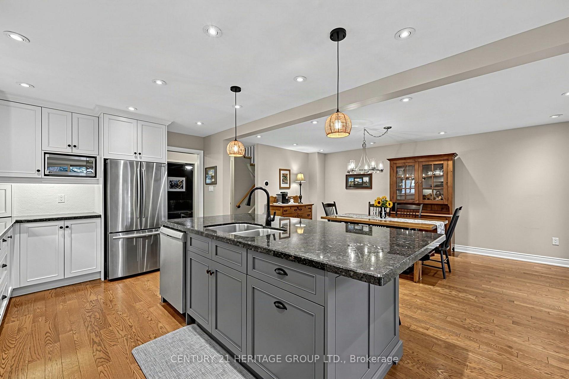 Photo 18 of 11 Bishop Crescent, Markham, Markham Village — HOMEH
