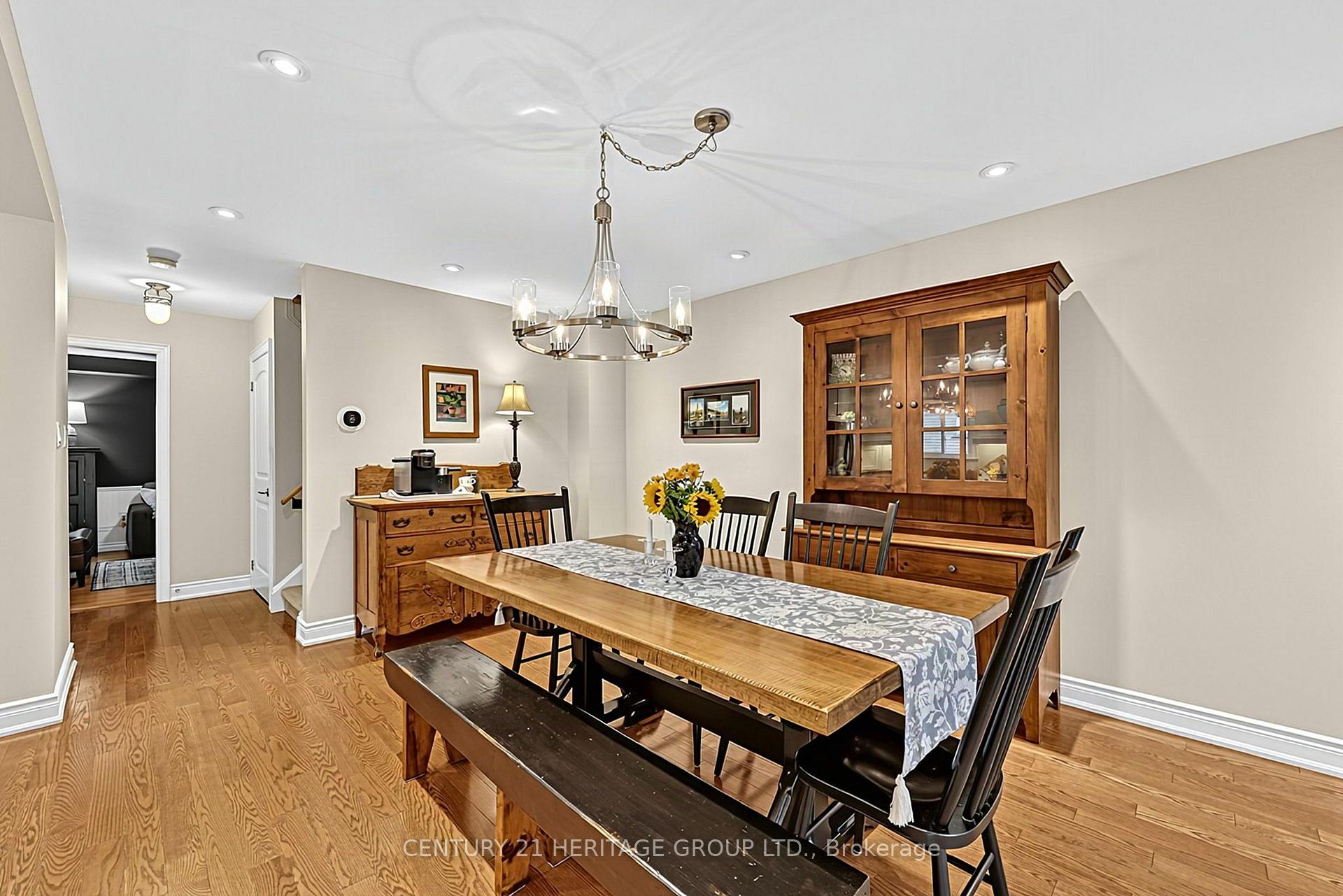 Photo 19 of 11 Bishop Crescent, Markham, Markham Village — HOMEH