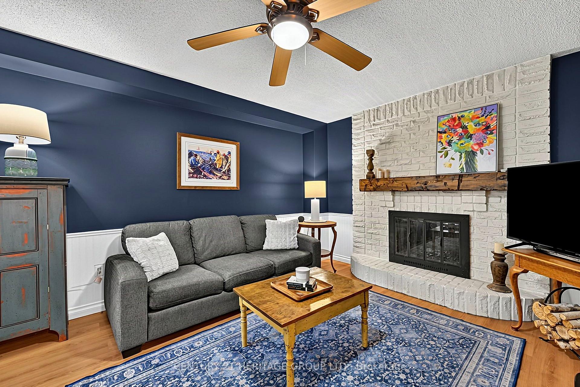 Photo 21 of 11 Bishop Crescent, Markham, Markham Village — HOMEH