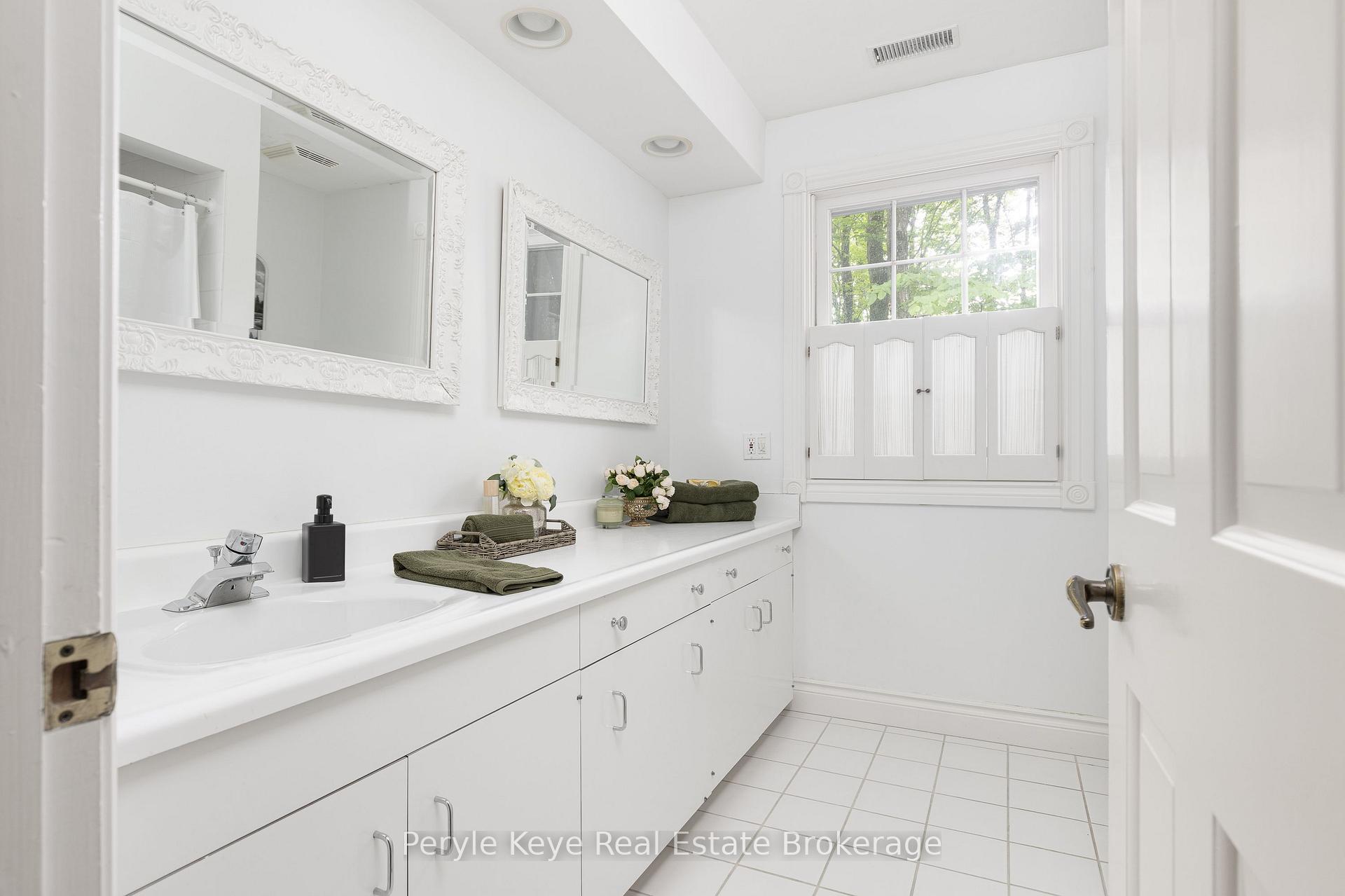 Photo 36 of 74 Woodland Drive, Bracebridge — HOMEH
