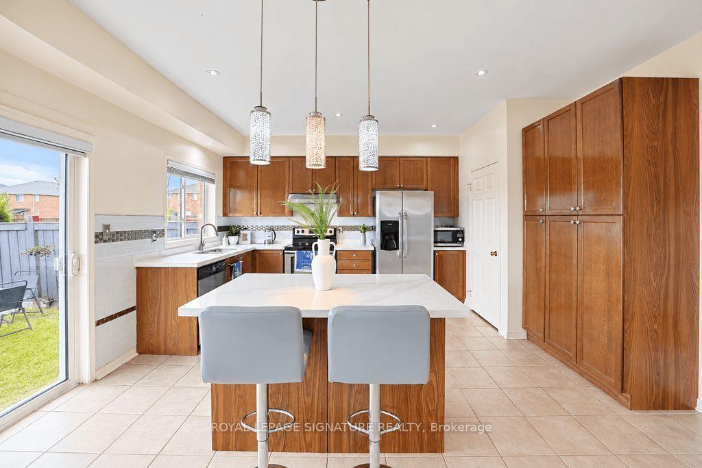 Photo 11 of 84 Jordensen Drive, Brampton, Credit Valley — HOMEH