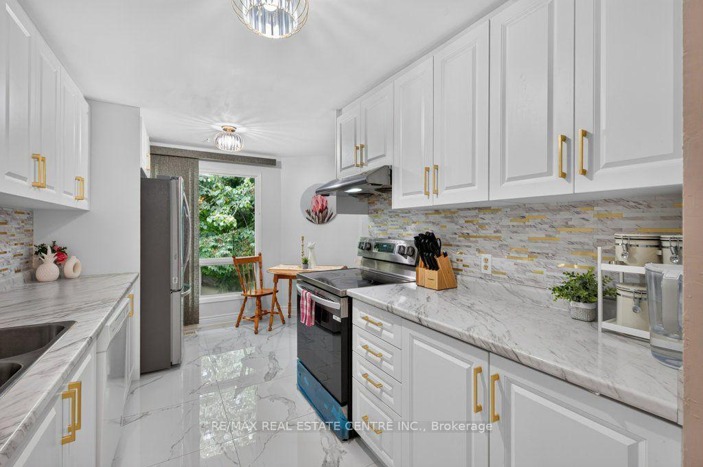Photo 11 of 67 Grandridge Crescent, Guelph, Willow West/Sugarbush/West Acres — HOMEH